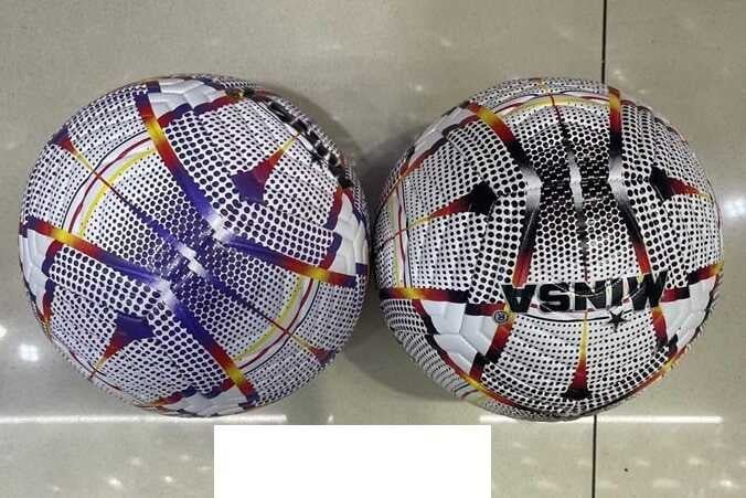 Мяч футбольный C 62232 (60) 2 вида, вес 320-340 граммов, материал TPU, резиновый баллон, размер №5