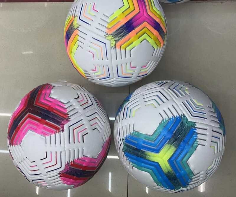 М`яч футбольний C 64704 (60) 3 види, вага 420 грамів, матеріал PU, балон гумовий, ВИДАЄТЬСЯ ТІЛЬКИ МІКС ВИДІВ