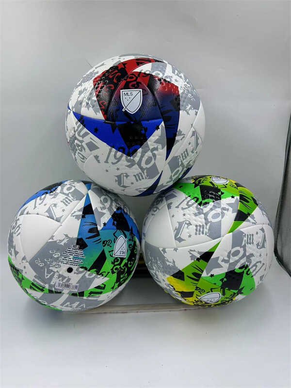 Мяч футбольный C 64613 (30) 3 вида, вес 420 грамм, материал PU, баллон резиновый, клееный, (поставляется накачанным на 90), ВЫДАЕТСЯ ТОЛЬКО МИКС ВИДОВ