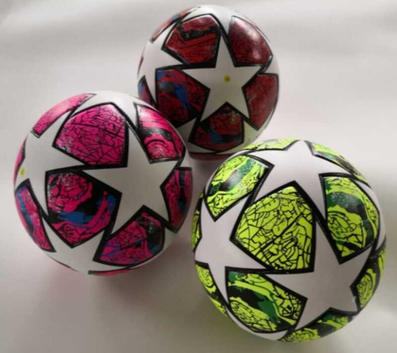 Мяч футбольный C 64628 (30) 3 вида, вес 420 грамм, материал PU, баллон резиновый, клееный, (поставляется накачанным на 90)